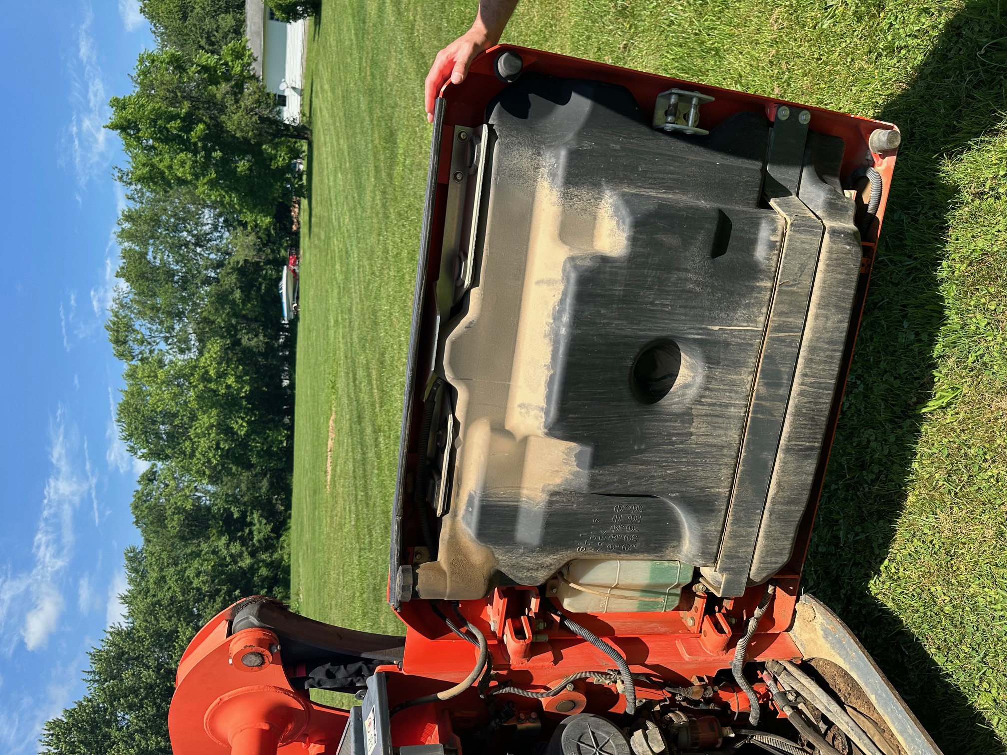 2017 KUBOTA SSV65 - Image 12